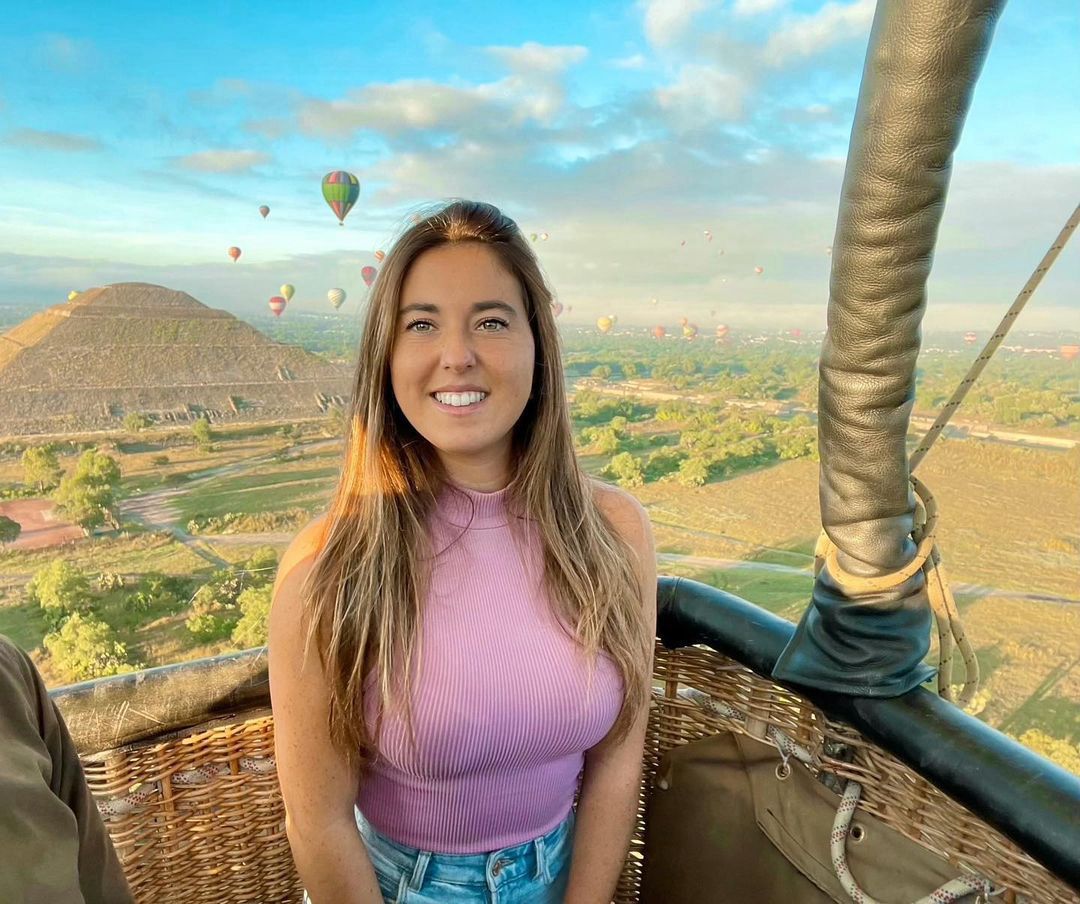 Shared Teotihuacan flight with private transportation: panoramic hot air balloons at sunrise
